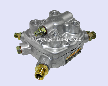 0438101037 Polttoaineen Jakaja Bosch  | Mercedes W201 2.5 16 V | regeneroitu 0 438 101 037 Bosch 0438101037, 0438101036, 0986438236, 0 438 101 037, 0 438 101 036, 0 986 438 236 Mercedes 190 W201 E 2.5-16